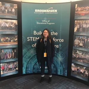 Meet your Posher, Stephanie